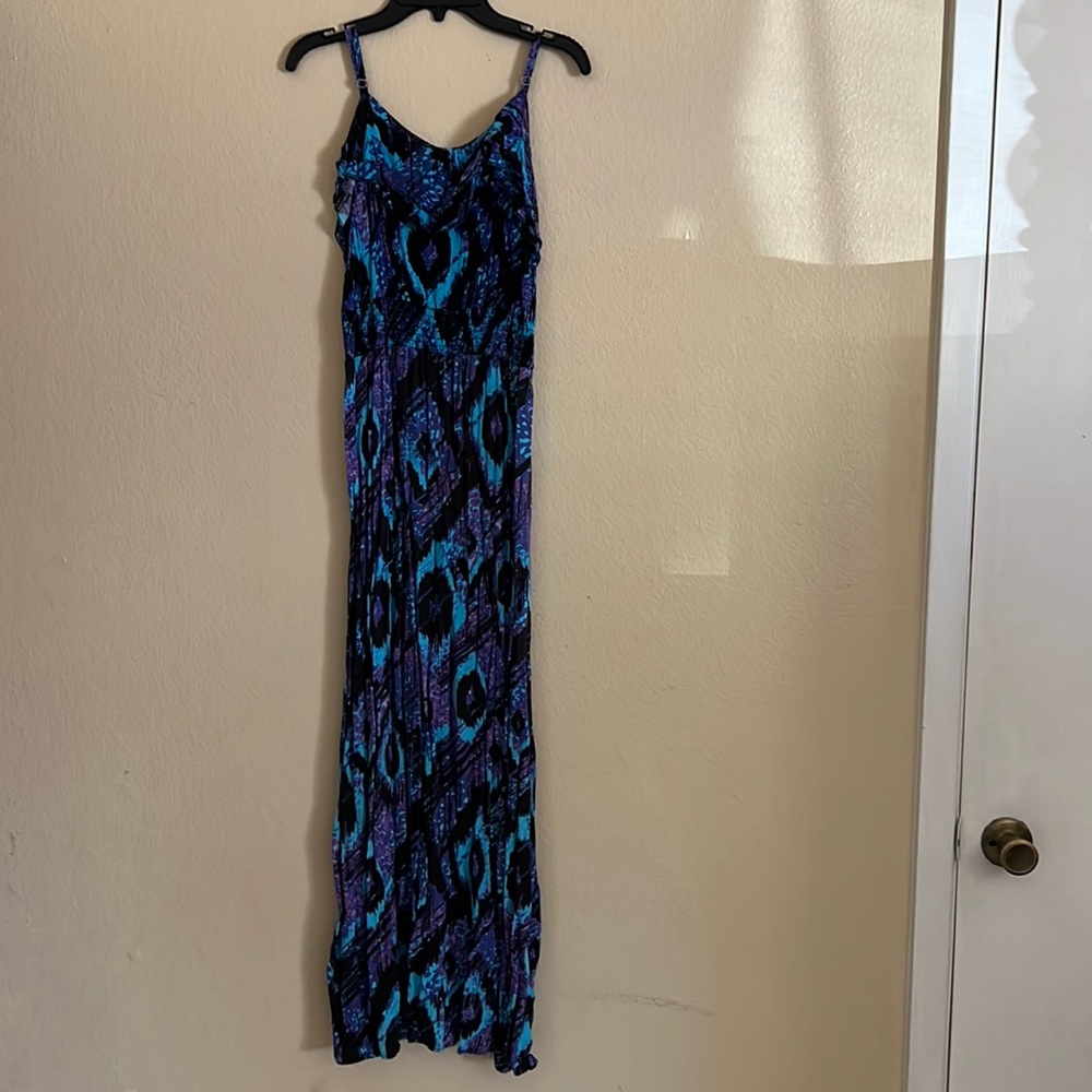 Junior’s No Boundaries Maxi Dress size Medium (7-9)